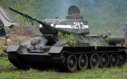 Праздничные обои Обои к дню победы 9 мая Танк Т-34 - Лучший танк второй мировой войны