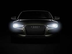 Концепт Audi A7 на черном фоне